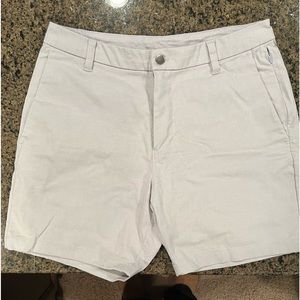 Lulu Lemon Men’s Flat Front Short Light Gray 32 Waist